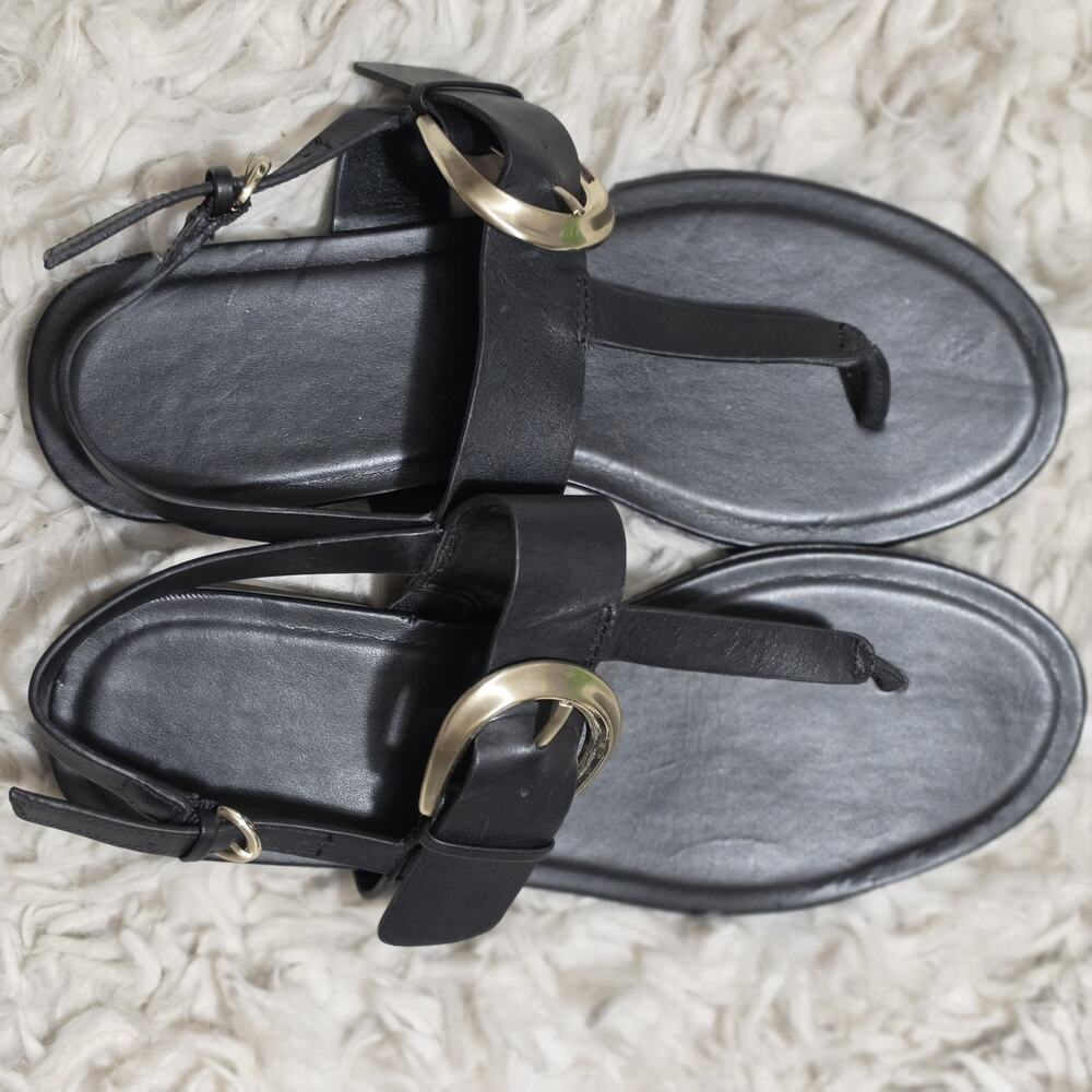 NaturalizerTaylor Flat Black Leather Sandals Womens Size 7.5